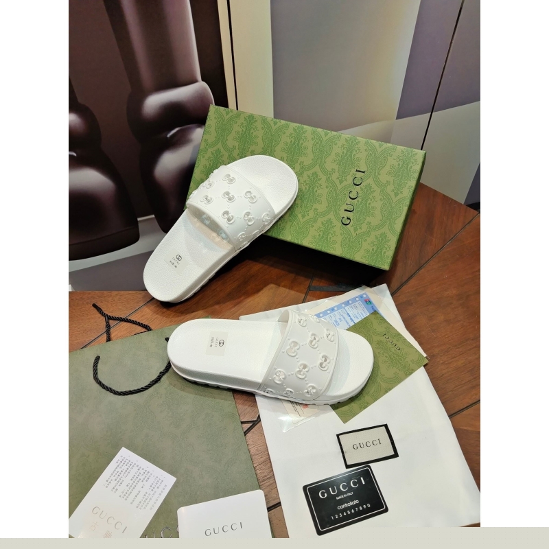 G*u*i slippers